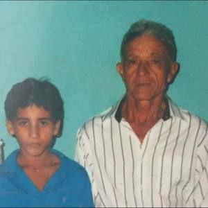 Meet your Posher, Carlos roberto